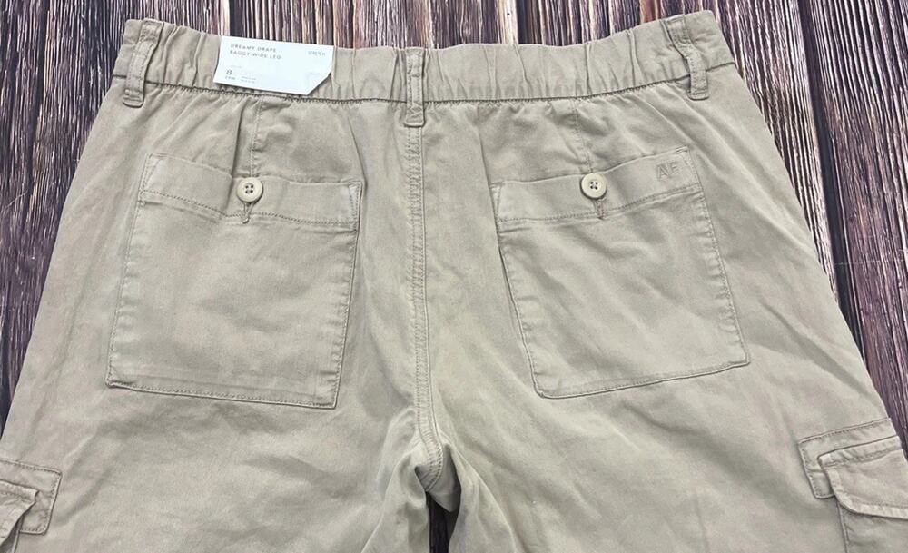 New NWT American Eagle Cargo Dreamy Baggy Wide Leg Beige Pants Size 8